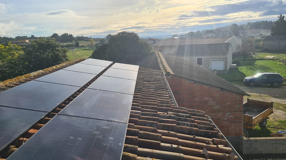 Pose panneaux photovoltaïques Castelnau Valence, par Nicolas Clim'élec, Uzès